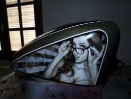 christian poncet, aérographe, moto, peinture, personnalisée, custom, harley, bobber, chopper, décoration, motard,vmax 1700, yamaha