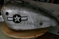 christian poncet, aérographe, moto, peinture, personnalisée, custom, harley, bobber, chopper, décoration, motard,vmax 1700, yamaha
